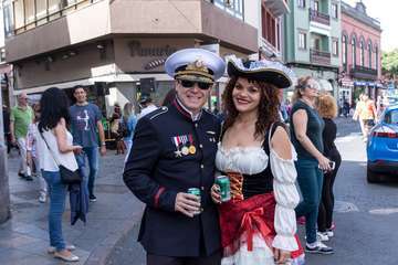 El Carnaval 'okupa' las calles del casco antiguo de la capital (Foto José Francisco Fernández Belda)